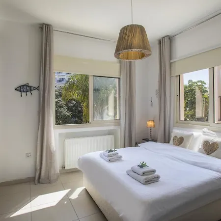 Villa The Secret To Enjoying Your 5 Star Close To The Beach In Pernera, 1449 *