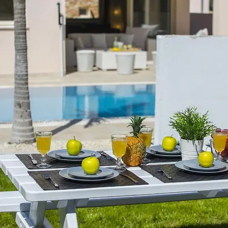 Villa The Secret To Enjoying Your 5 Star Close To The Beach In Pernera, 1449 Protaras
