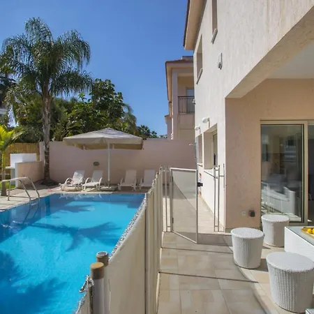 Villa The Secret To Enjoying Your 5 Star Close To The Beach In Pernera, 1449 Protaras