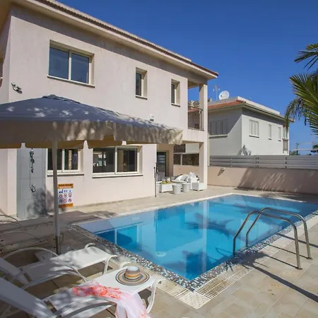 The Secret To Enjoying Your 5 Star Close To The Beach In Pernera, 1449 빌라